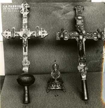 Pied de croix bronze ciselé & doré XVIIè